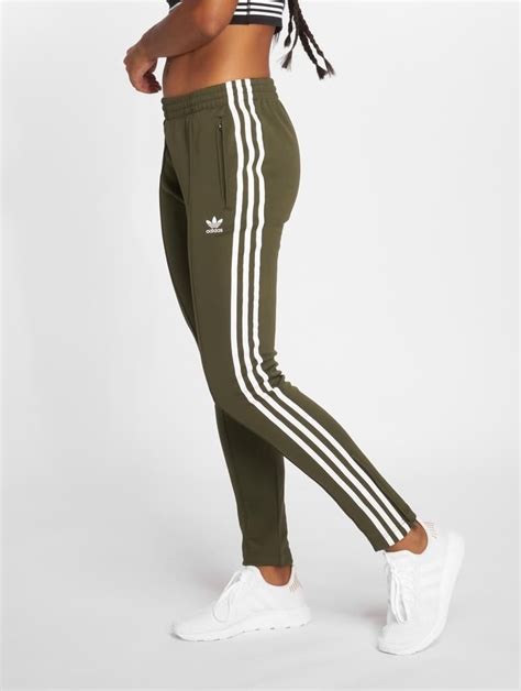 olivgrüne adidas jogginghose damen